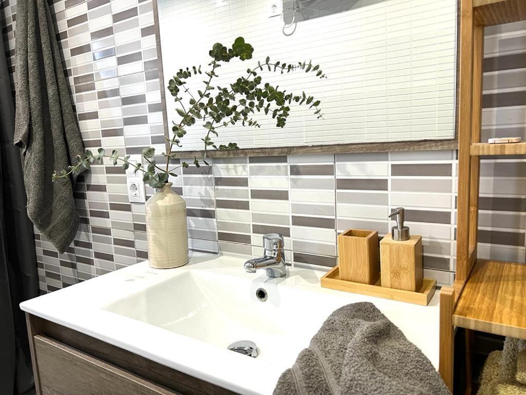 Acogedor Apartamento Cerca De La Playa Apartment Valencia Ngoại thất bức ảnh